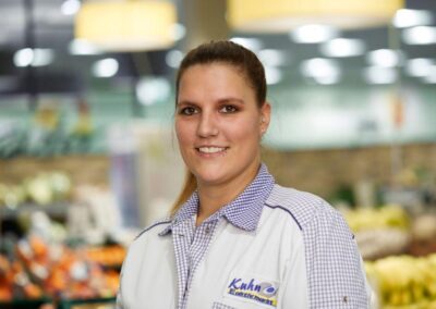 EDEKA Kuhn Berufskleidung | Markt Linkenheim - EDEKA Kuhn Leopoldshafen – Alexandra Kramer Marktleiterin – Leopoldshafen